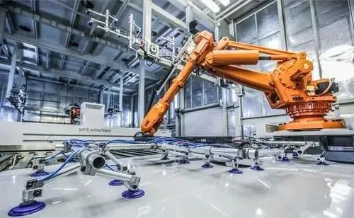 机器人“替工”已进入汽车制造业